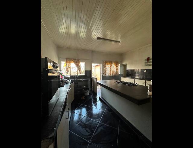 4 BEDROOM HOUSE FOR SALE IN PETERSFIELD